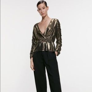 METALLIC RUCHED TOP